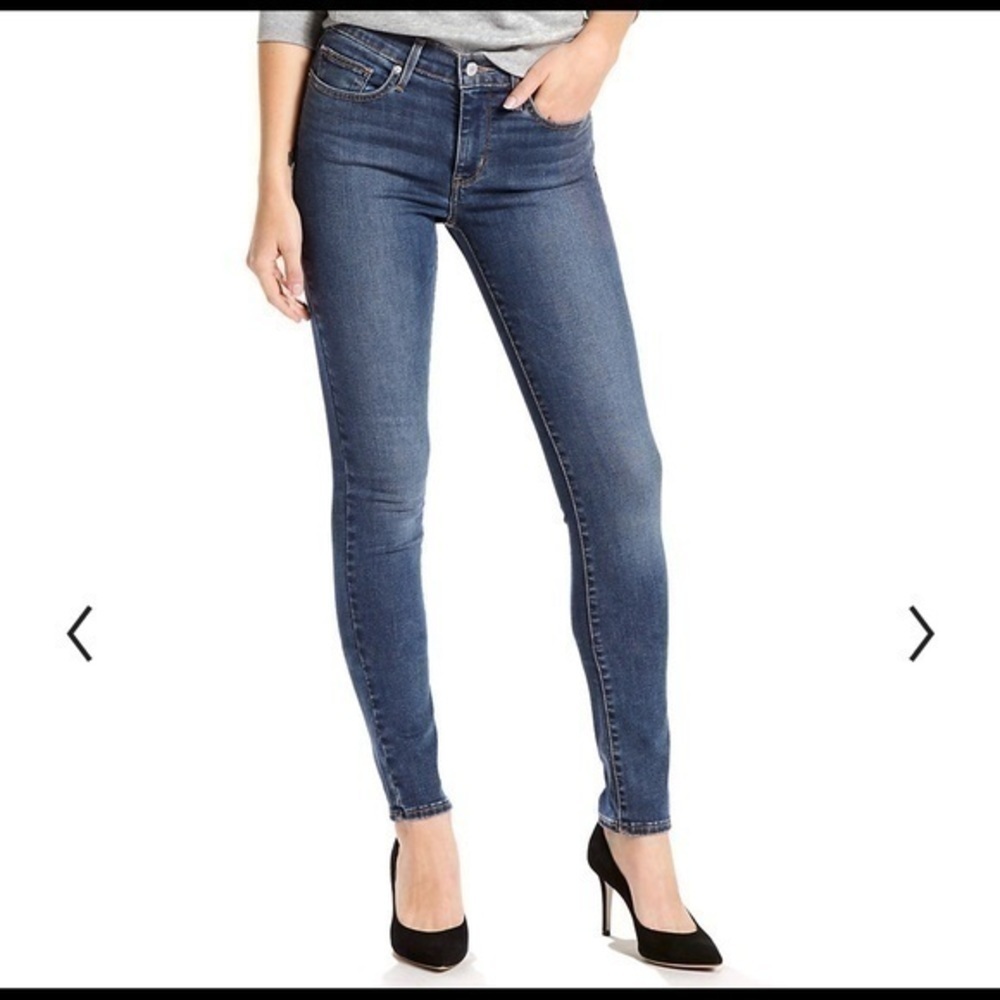 NWT Levi’s Slimming Skinny Jeans 30 x 30 Medium Wash Levi’s
